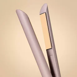 Camilla Pihl Cosmetics That IR Flat Iron