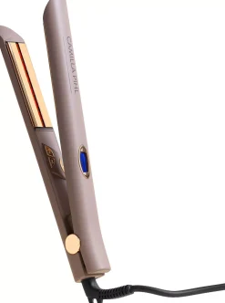 Camilla Pihl Cosmetics That IR Flat Iron