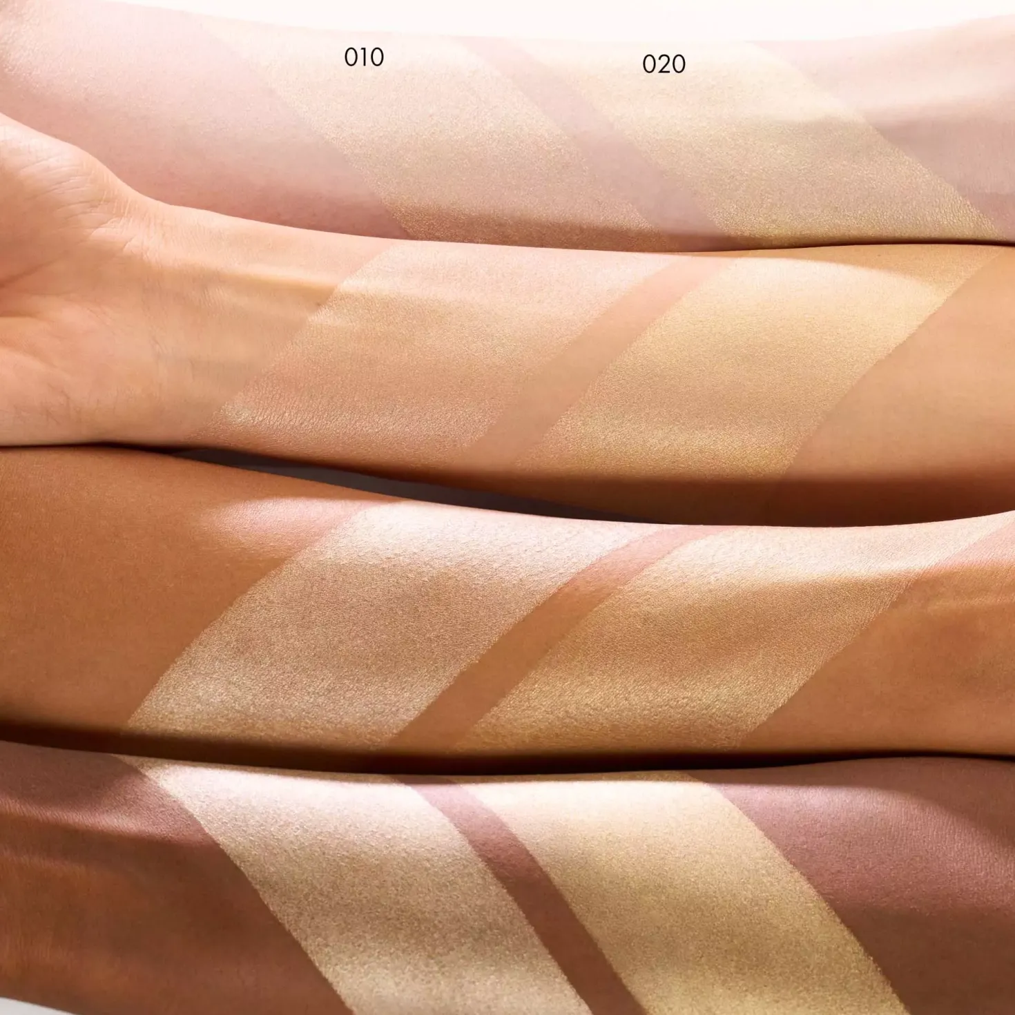 Catrice Aura Glam Bouncy Highlighter 010 Moonlit Sand