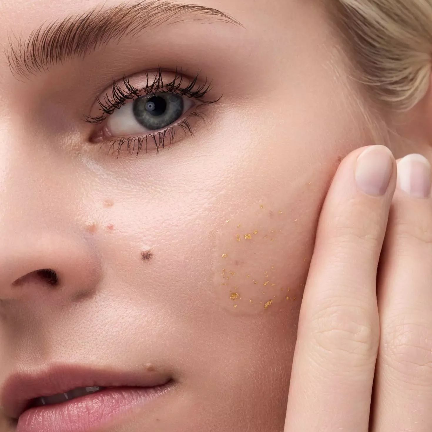 Catrice Glam In Gold Hydrating Primer 010 Oh My Goldness