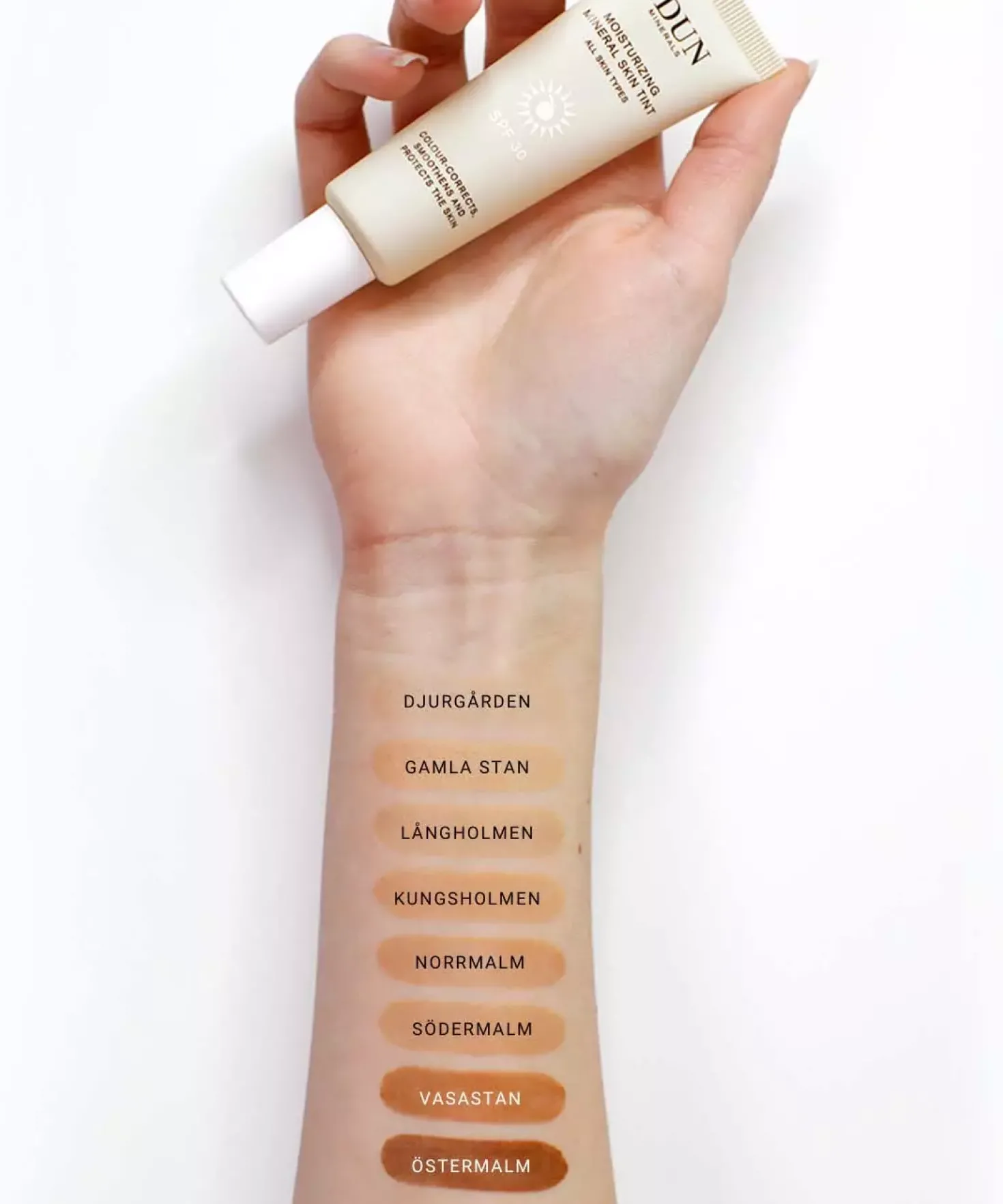 IDUN Minerals Moisturizing Mineral Skin Tint SPF30 Djurgården Light Neutral