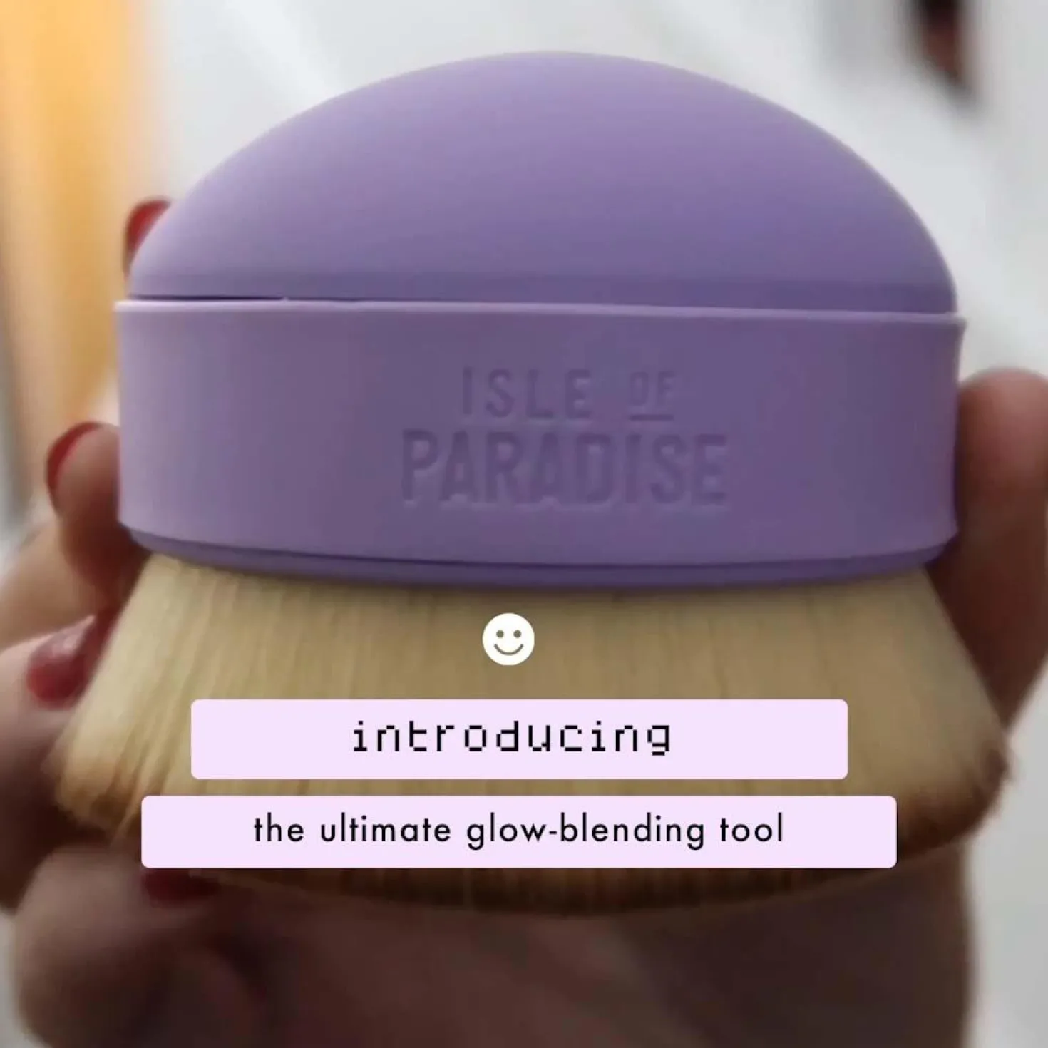 Isle Of Paradise Shape & Glow Blending Brush