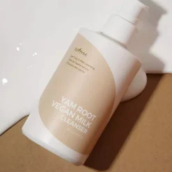 Isntree Yam Root Vegan Milk Cleanser 220 ml