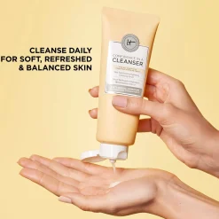 IT Cosmetics Confidence in a Cleanser 148 ml
