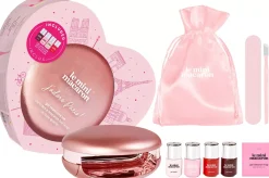 Le Mini Macaron Gel Manicure Kit Le Maxi J'adore Paris