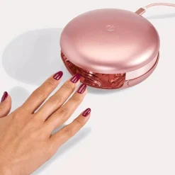 Le Mini Macaron Gel Manicure Kit Le Maxi J'adore Paris