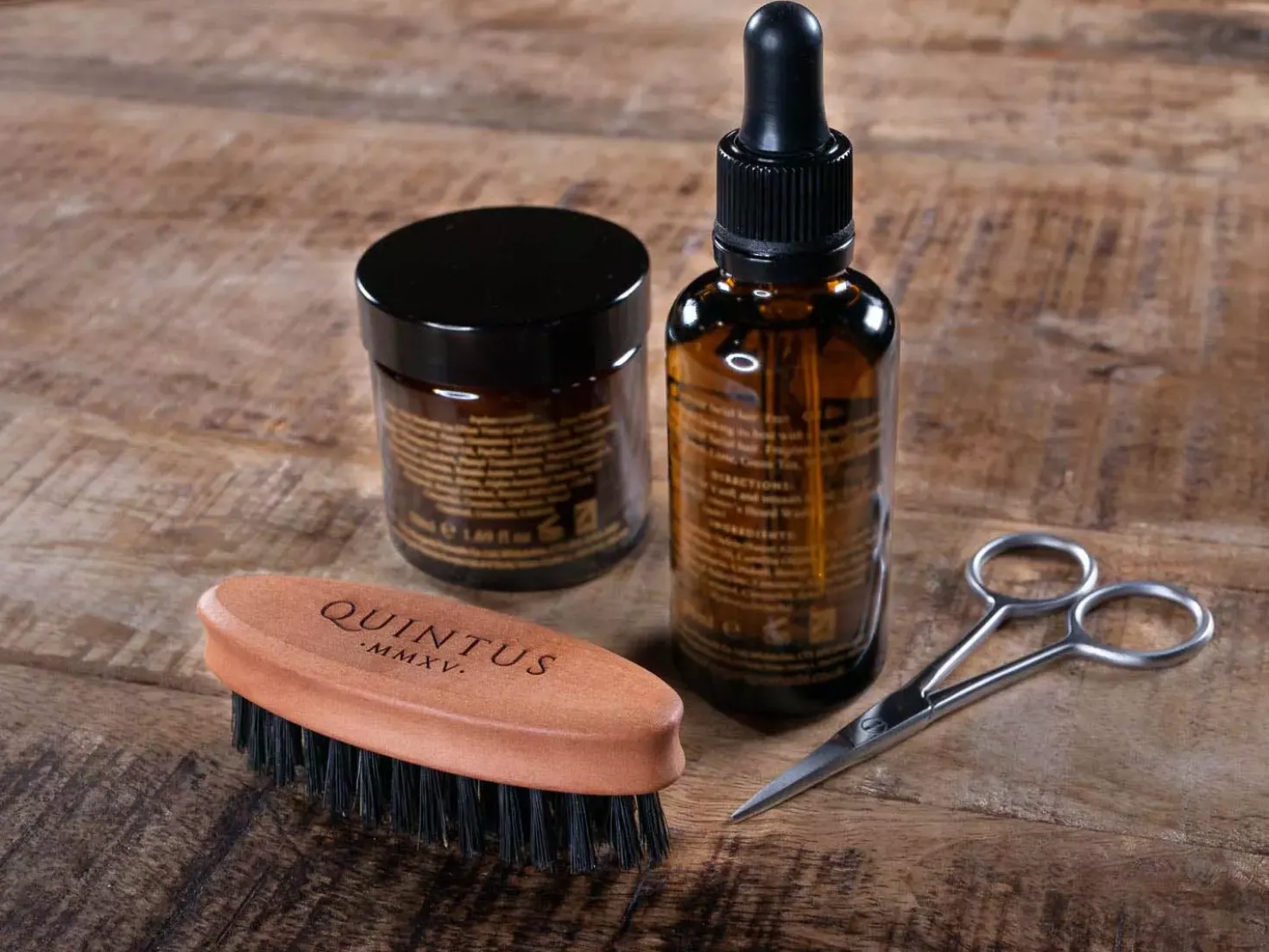 Quintus MMXV Small Beard Brush Pearwood Firm Nylon and Horse Hair Mix