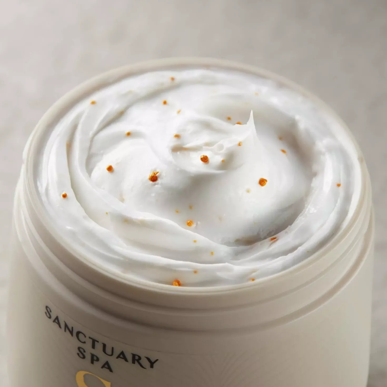 Sanctuary SpaGolden Sandalwood Natural Oils Melting Pearls Body Butter 300 ml