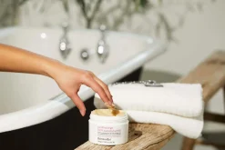 This Works Perfect Legs 100% Natural Scrub 200 g
