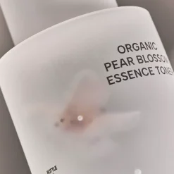 Whamisa Organic Pear Blossom Essence Toner 160 ml