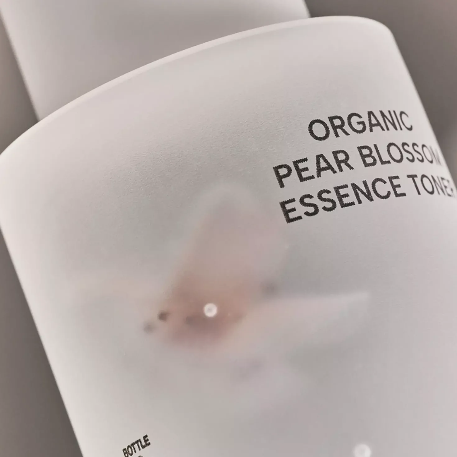 Whamisa Organic Pear Blossom Essence Toner 160 ml